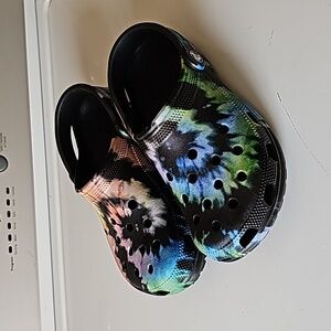 Crocs Classic Solar Rainbow/Black Tie Dye Clogs
